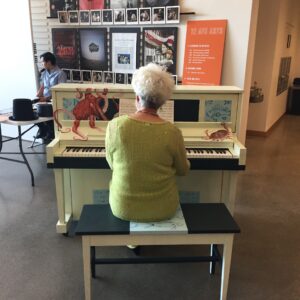 Lisa Bergman playing